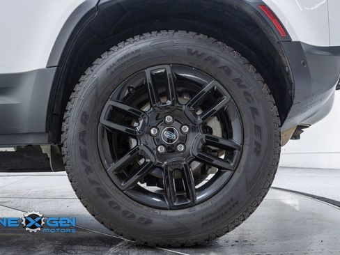 Used 2023 Land Rover Defender 110 S image 47