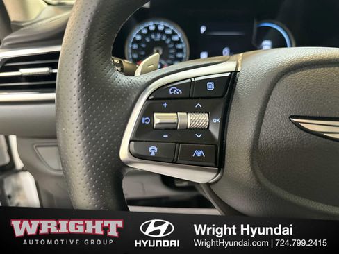 Certified 2025 Genesis G70 2.5T image 21