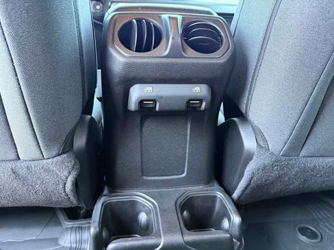 Used 2024 Jeep Wrangler Willys image 37