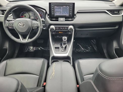 Used 2020 Toyota RAV4 XLE Premium image 12