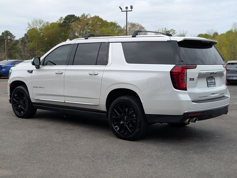 Used 2023 GMC Yukon XL Denali image 7