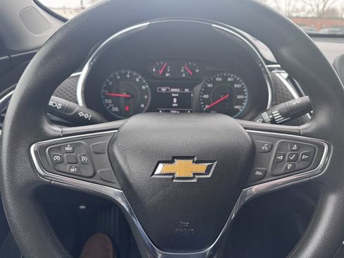 Used 2018 Chevrolet Malibu LT image 21