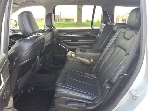 Used 2021 Jeep Grand Cherokee L Limited AWD/4WD image 28