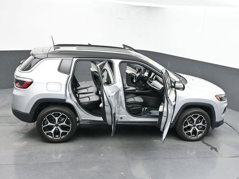 Used 2025 Jeep Compass Limited AWD/4WD image 70