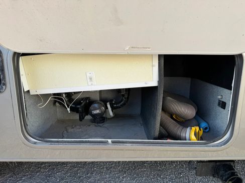 Used 2015 Ford E-450 and Econoline 450 Super Duty w/ Motorhome Prep Package RWD image 22