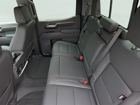 New 2026 GMC Sierra 1500 SLT image 23