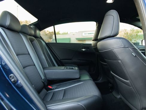 Used 2016 Honda Accord Sport image 31