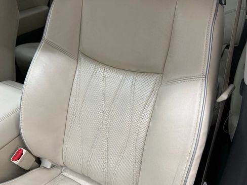 Used 2016 INFINITI QX60 3.5 Sport Utility 4D w/ Deluxe Technology Package image 36