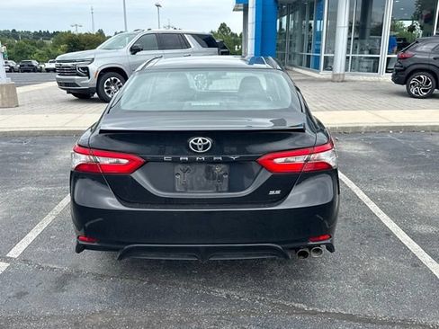 Used 2018 Toyota Camry SE w/ Moonroof Package FWD image 5