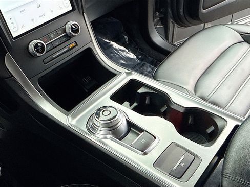 Used 2022 Ford Edge SEL image 11