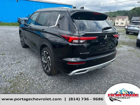 Used 2023 Mitsubishi Outlander SEL FWD image 3