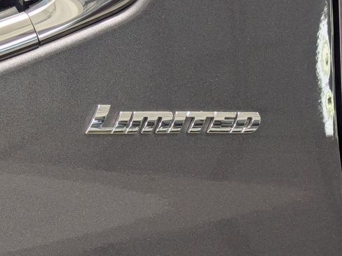 Used 2022 Toyota Tundra Limited image 38