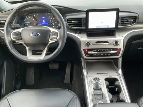 Used 2022 Ford Explorer XLT w/ Equipment Group 202A image 13