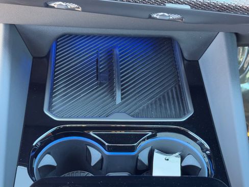 Used 2026 BMW M5 w/ Executive Package image 25