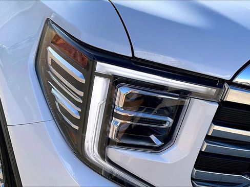 Used 2023 GMC Sierra 1500 SLT image 38