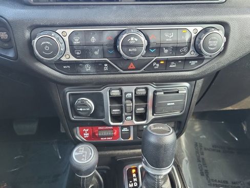 Certified 2024 Jeep Gladiator Sport image 35