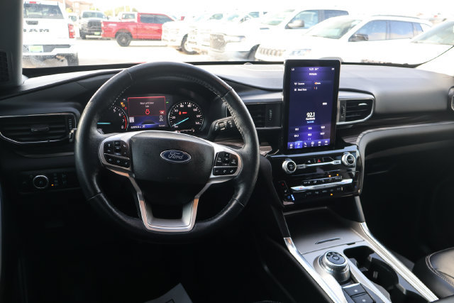 Used 2023 Ford Explorer Limited w/ Limited Technology Package AWD/4WD image 12