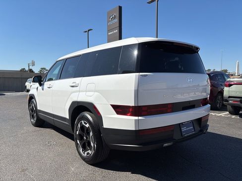 Certified 2025 Hyundai Santa Fe SE image 10