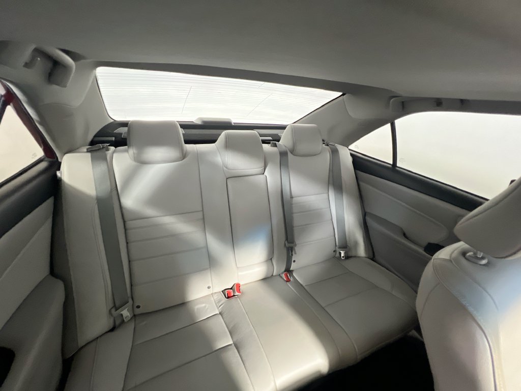 Used 2016 Toyota Camry XLE FWD image 31