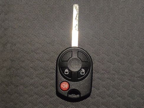 Used 2018 Ford Escape SE image 32