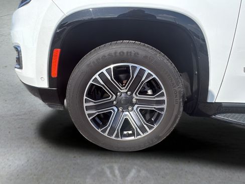 Used 2024 Jeep Wagoneer Series II w/ Flexible Seating Group RWD image 13