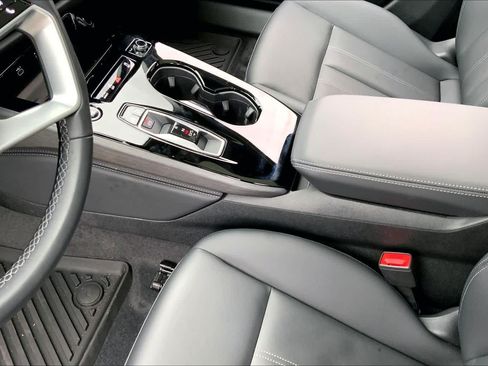 Used 2025 Audi A5 2.0T Premium Plus w/ Premium Plus AWD/4WD image 17