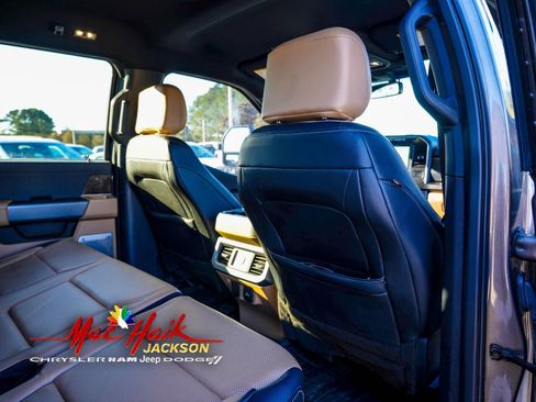 Used 2023 Ford F350 Lariat image 14