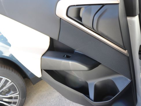 Certified 2025 BMW X3 xDrive30i w/ Premium Package image 32