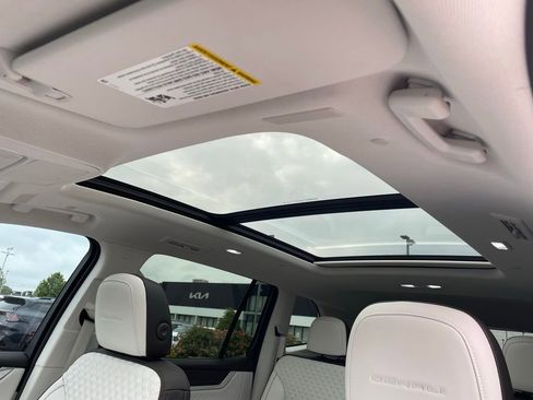 Used 2024 GMC Acadia Denali FWD image 24