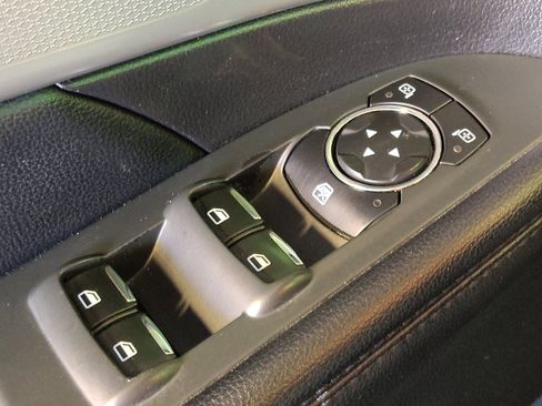Used 2017 Ford Explorer XLT FWD image 27