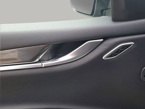 Used 2020 Maserati Ghibli image 27