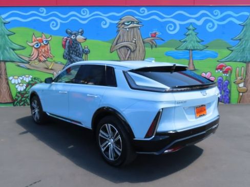 Certified 2024 Cadillac Lyriq Luxury RWD image 4