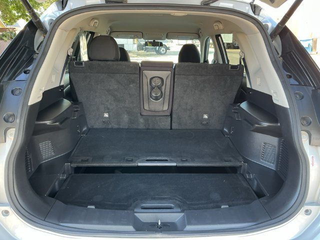 Used 2018 Nissan Rogue SV AWD/4WD image 22