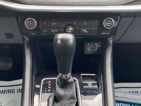 Used 2024 Jeep Compass Latitude AWD/4WD image 22