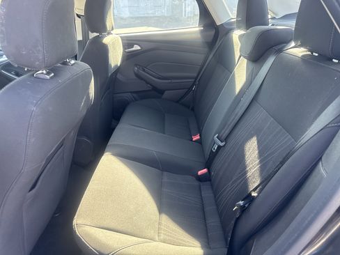 Used 2017 Ford Focus SEL image 32