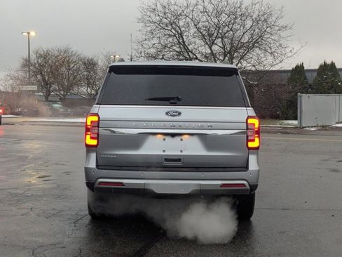 Used 2023 Ford Expedition Limited image 7