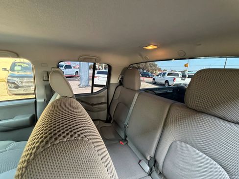 Used 2012 Nissan Frontier SV w/ SV Premium Utility Pkg RWD image 16