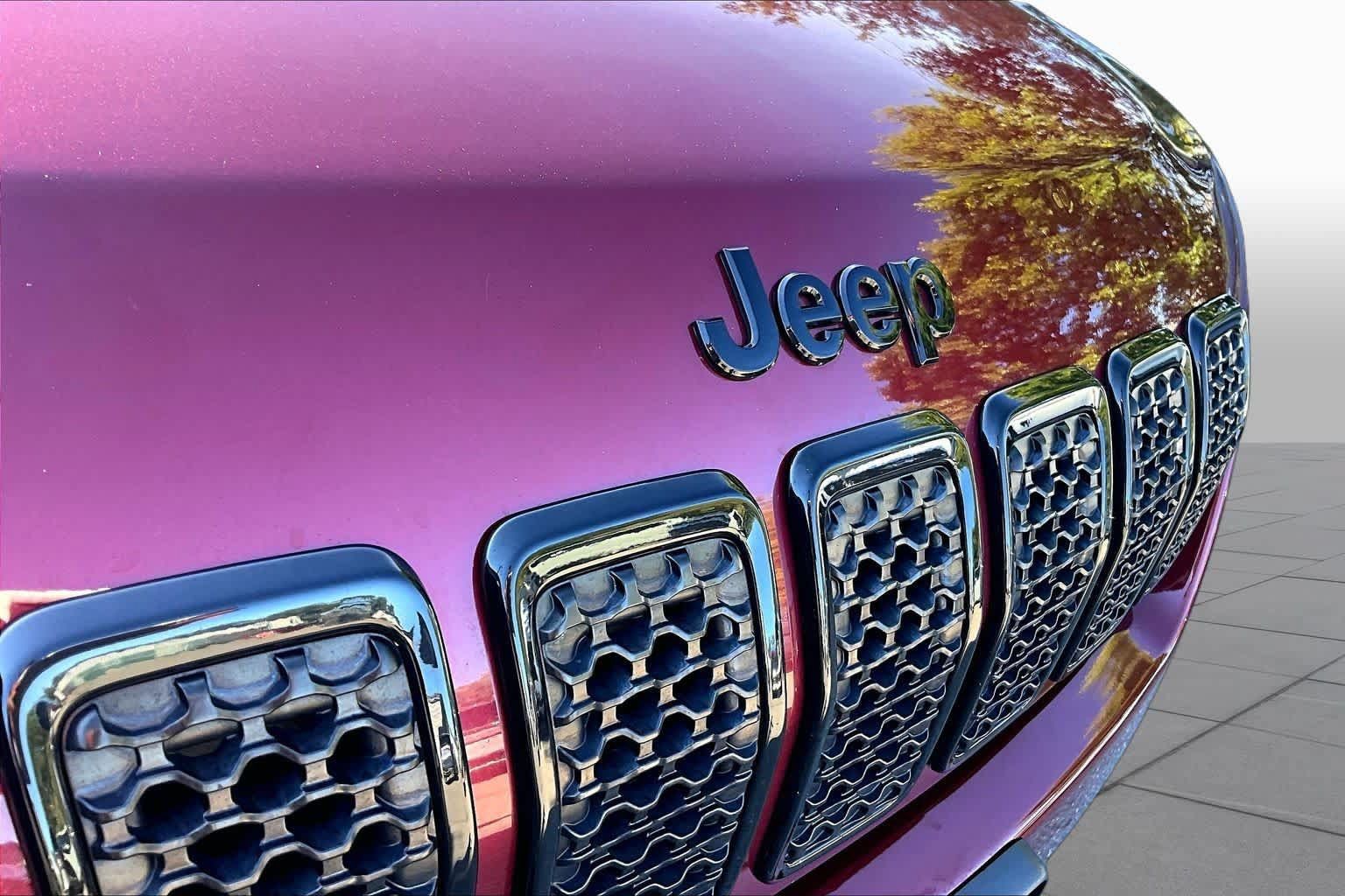 Used 2020 Jeep Cherokee Latitude Plus AWD/4WD image 28