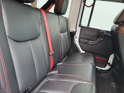Certified 2018 Jeep Wrangler Unlimited Rubicon AWD/4WD image 13