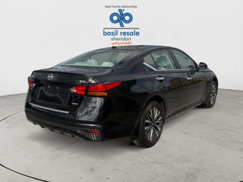 Used 2023 Nissan Altima 2.5 SV AWD/4WD image 7
