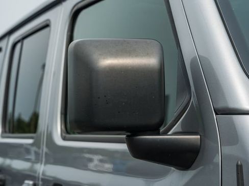 Used 2020 Jeep Wrangler Unlimited Sahara AWD/4WD image 22