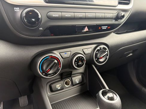 New 2026 Hyundai Venue SE FWD image 25