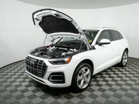 Used 2021 Audi Q5 Prestige w/ Prestige Package image 34