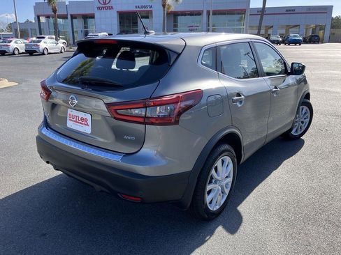 Used 2022 Nissan Rogue Sport S image 5