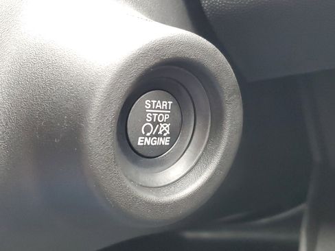 Used 2025 RAM ProMaster 2500 w/ Convenience Group image 18