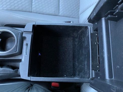 Used 2022 Toyota Tacoma SR image 26