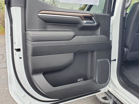 Used 2023 Chevrolet Silverado 1500 LT Trail Boss w/ Convenience Package II image 21