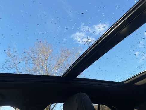 Used 2023 Cadillac XT4 Luxury w/ Cold Weather Package image 28