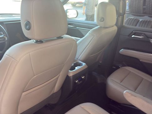 Used 2024 GMC Acadia Elevation image 25