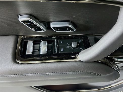 New 2025 Land Rover Range Rover Sport SE image 20